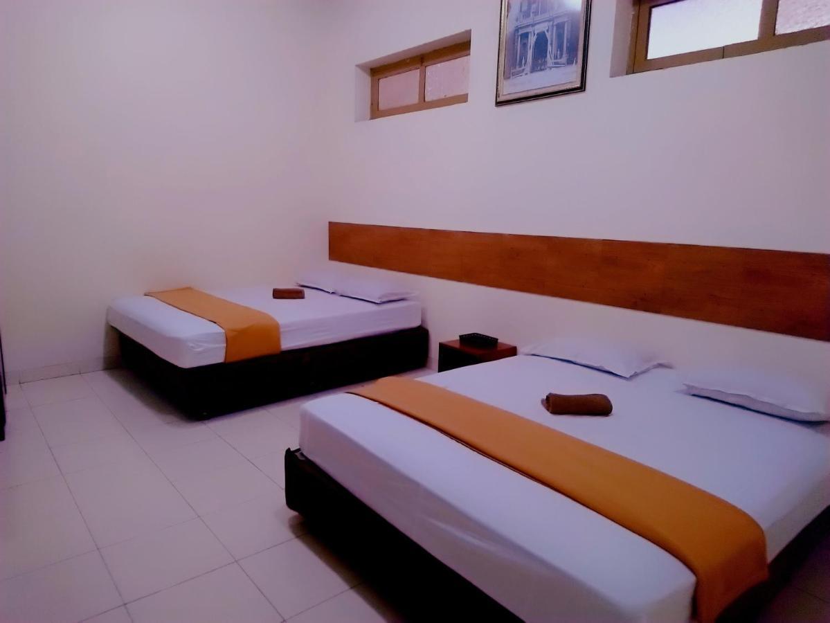 Hotel Keprabon Solo Exterior foto