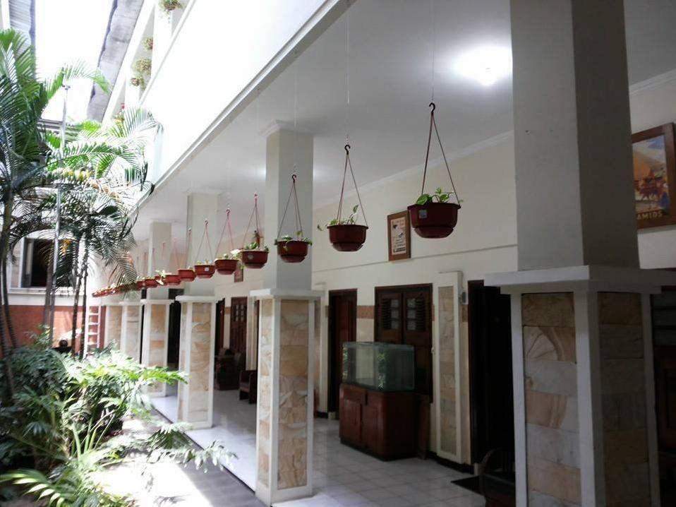 Hotel Keprabon Solo Exterior foto